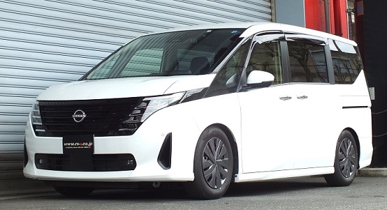 RSR　Basic★i　日産　セレナ C26 4WD車高調一式 RSR Basic☆i 日産 セレナ C26 4WD車高調一式 - メルカリ